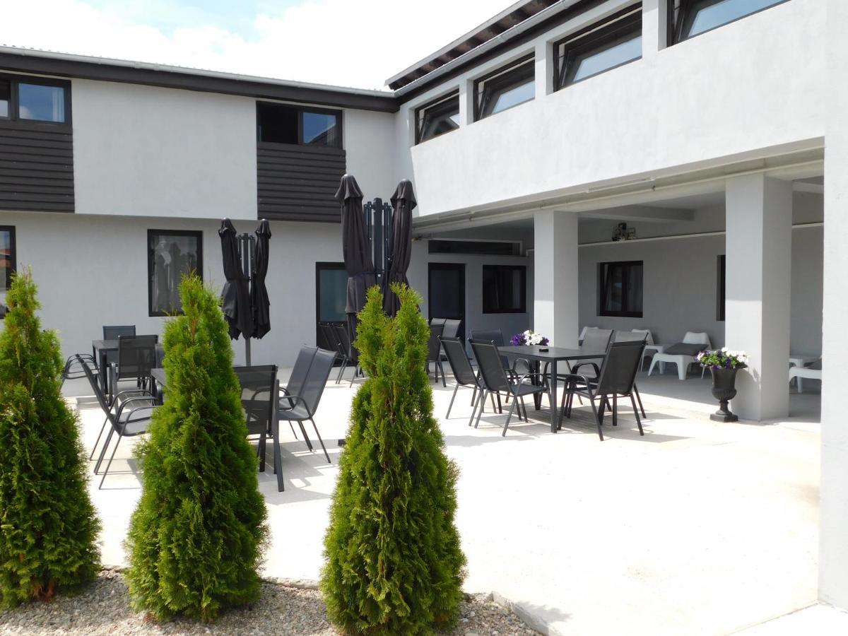 Mountain Vista Suites Zărneşti 외부 사진